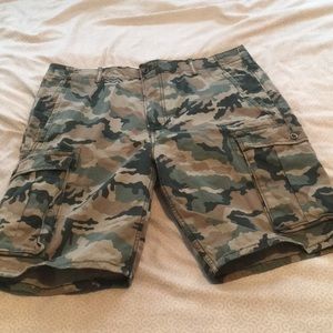 Men’s Levi Camo Shorts